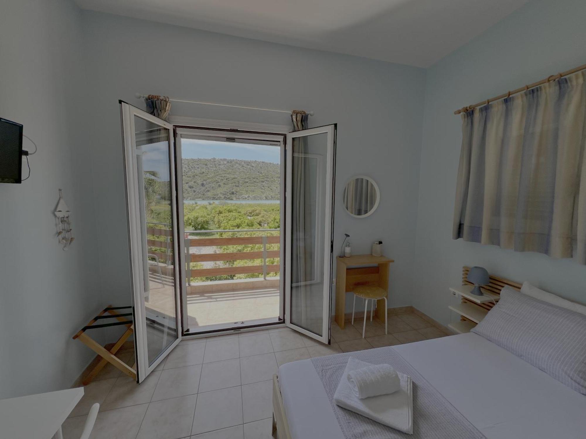 Ferienwohnung Ktima Klimentini Vivári Exterior foto